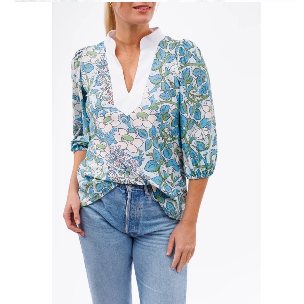 The Eliza Top - French Lily tunic from Smith & Quinn size S wrinkle free!!